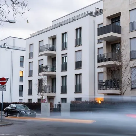 Apartament 2-zi Zentral I Tiefgaragenstellplatz I Kongresscenter Und Staatstheater I Neubau I Garten