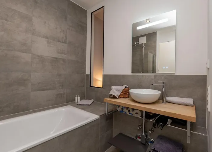 2-zi Zentral I Tiefgaragenstellplatz I Kongresscenter Und Staatstheater I Neubau I Garten *