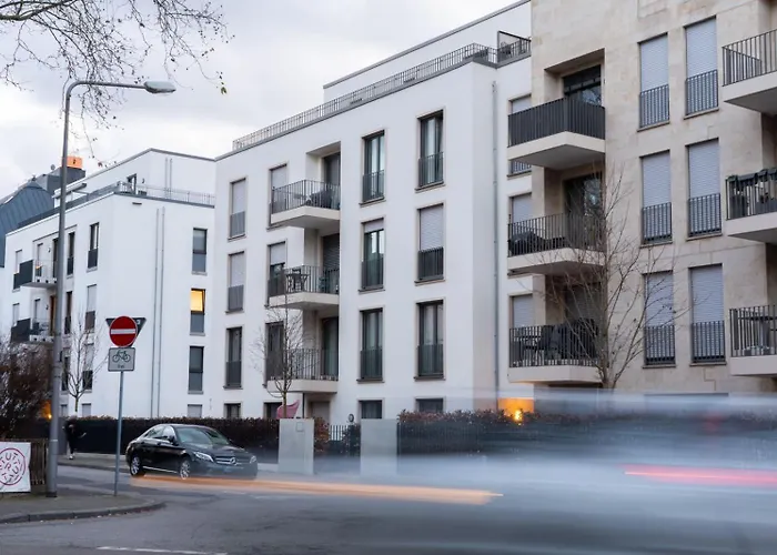 アパート 2-zi Zentral I Tiefgaragenstellplatz I Kongresscenter Und Staatstheater I Neubau I Garten